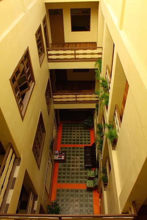 Check Inn Bed And Breakfast Куэнка Экстерьер фото